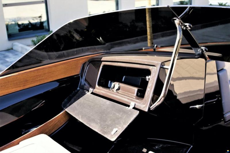 VTS Boats Flying Shark 5.7 Bowrider