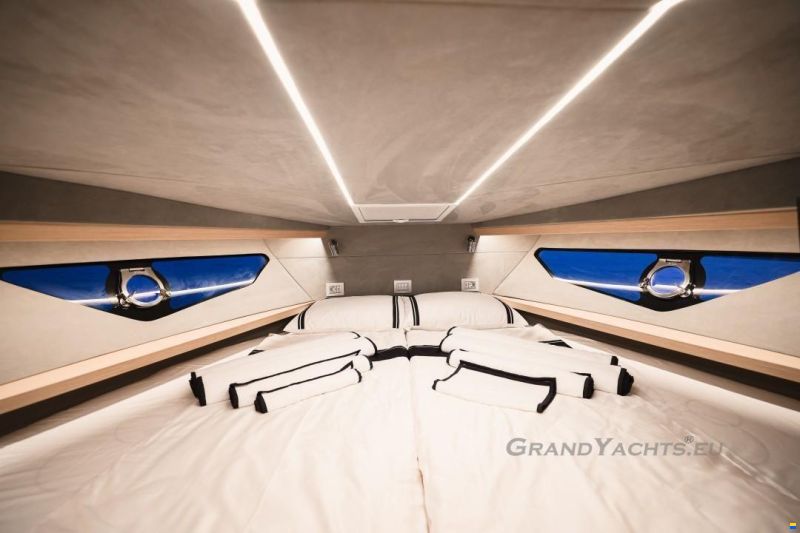 Focus Motor Yacht Forza 37