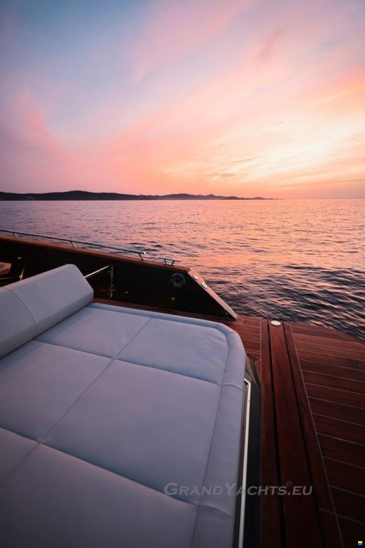 Focus Motor Yacht Forza 37