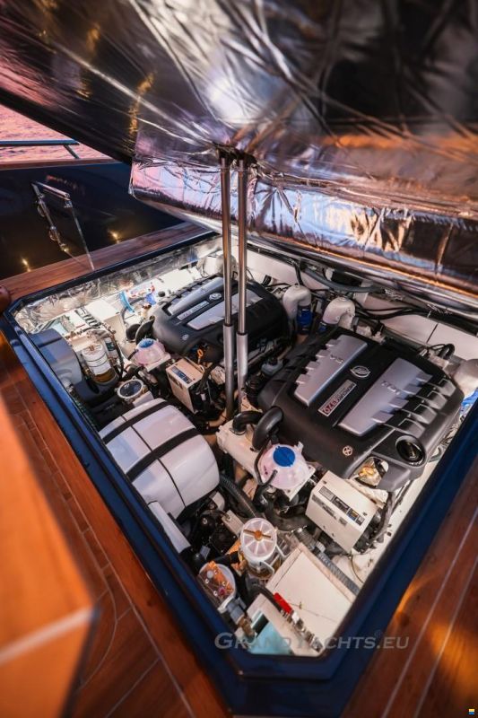 Focus Motor Yacht Forza 37