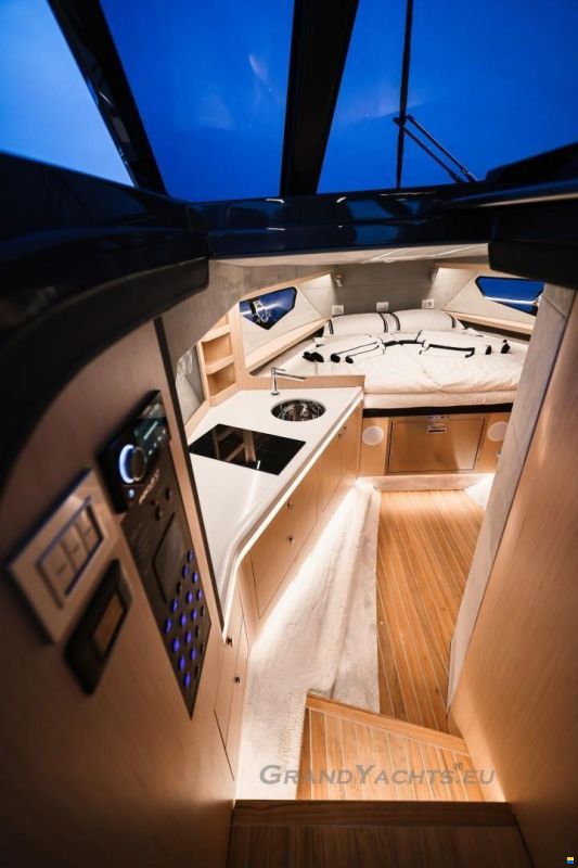 Focus Motor Yacht Forza 37