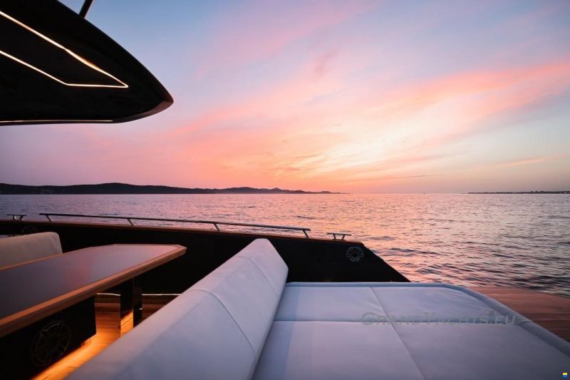Focus Motor Yacht Forza 37