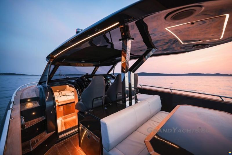 Focus Motor Yacht Forza 37