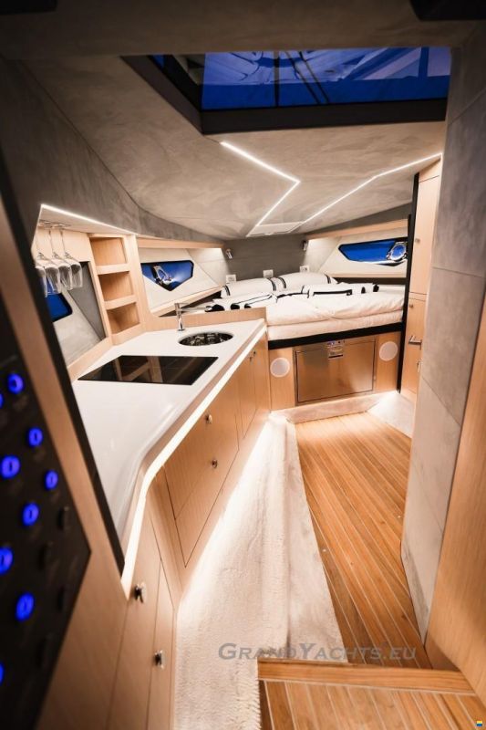 Focus Motor Yacht Forza 37