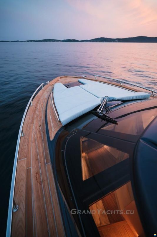 Focus Motor Yacht Forza 37