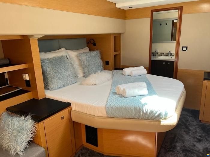 Fountaine Pajot Sanya 57