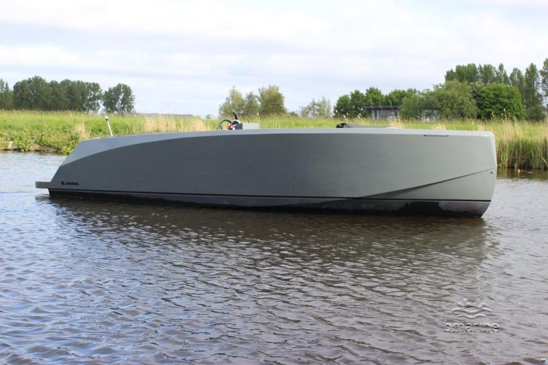 Blackfish Reallife 750 Cabin