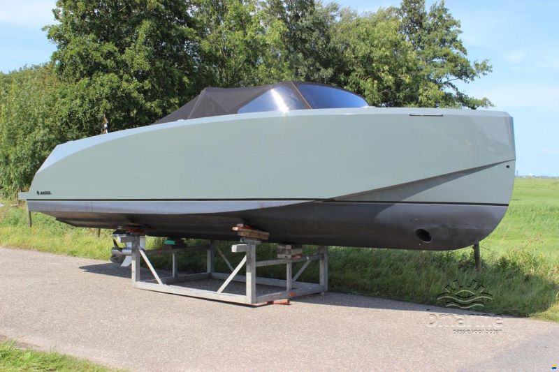 Blackfish Reallife 750 Cabin