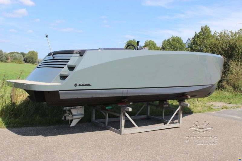 Blackfish Reallife 750 Cabin