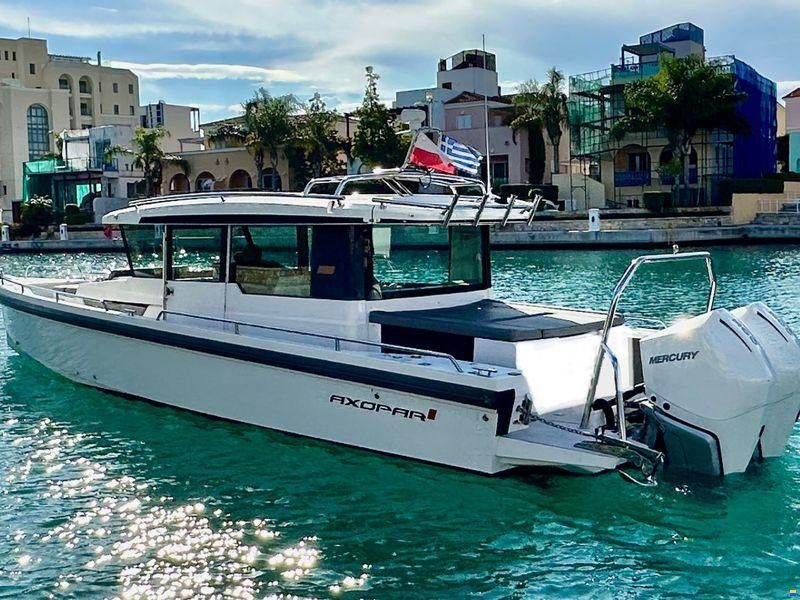 Axopar 37XC Cross Cabin