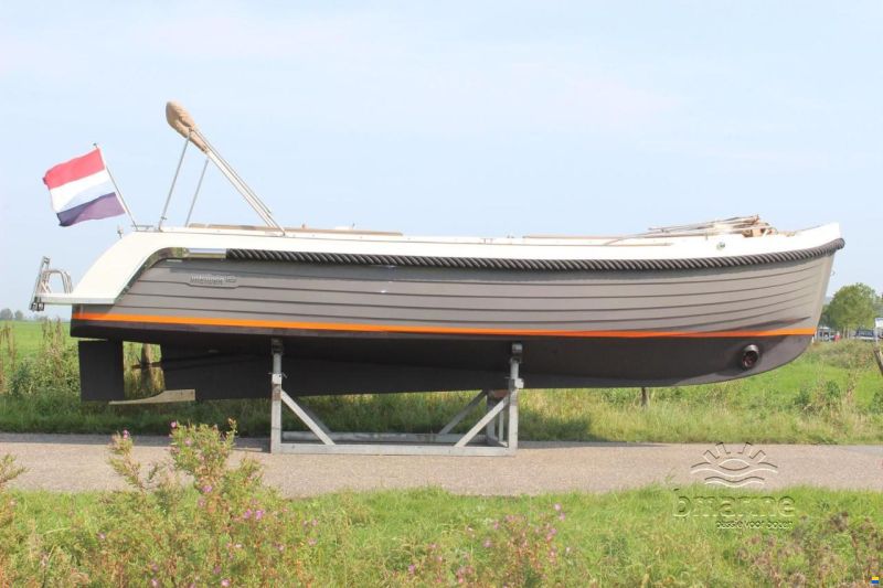 Interboat DE Intender 820