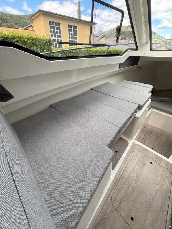 Quicksilver 705 Weekend