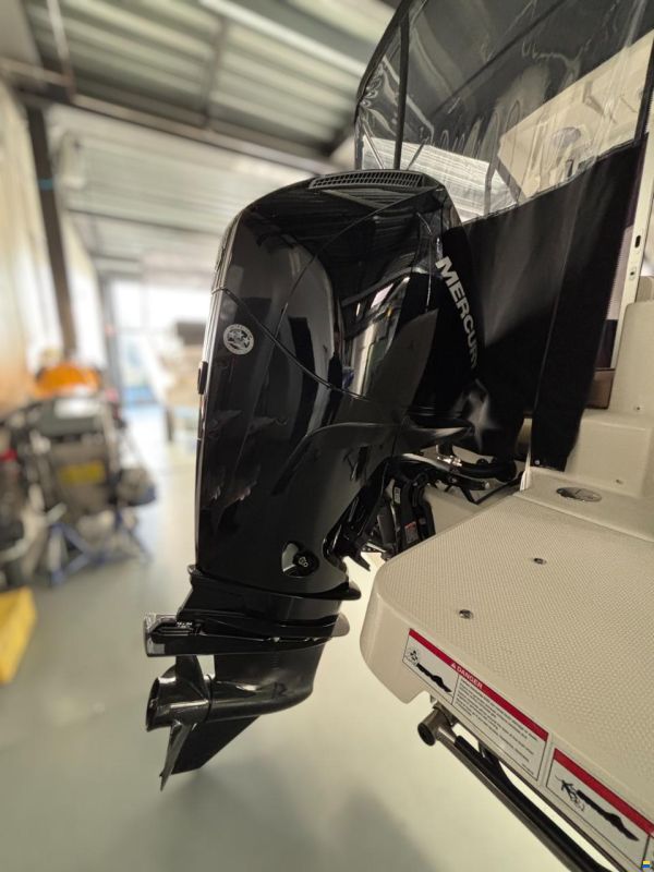 Quicksilver 705 Weekend