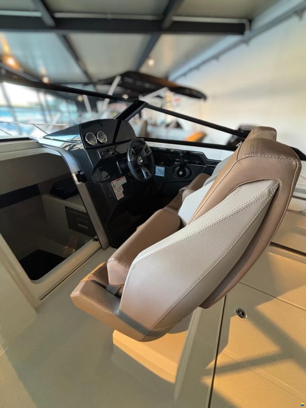 Quicksilver 675 Bowrider