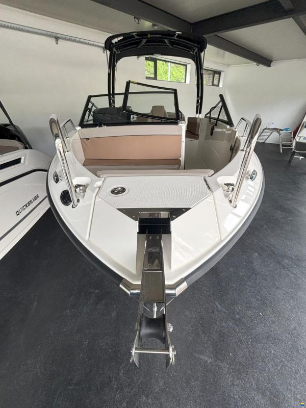 Quicksilver 675 Bowrider