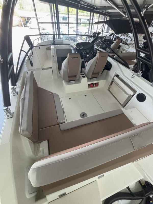 Quicksilver 675 Bowrider