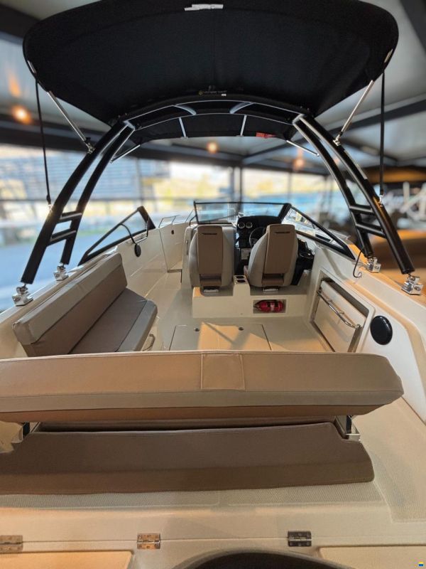 Quicksilver 675 Bowrider