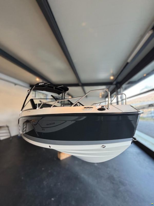 Quicksilver 675 Bowrider