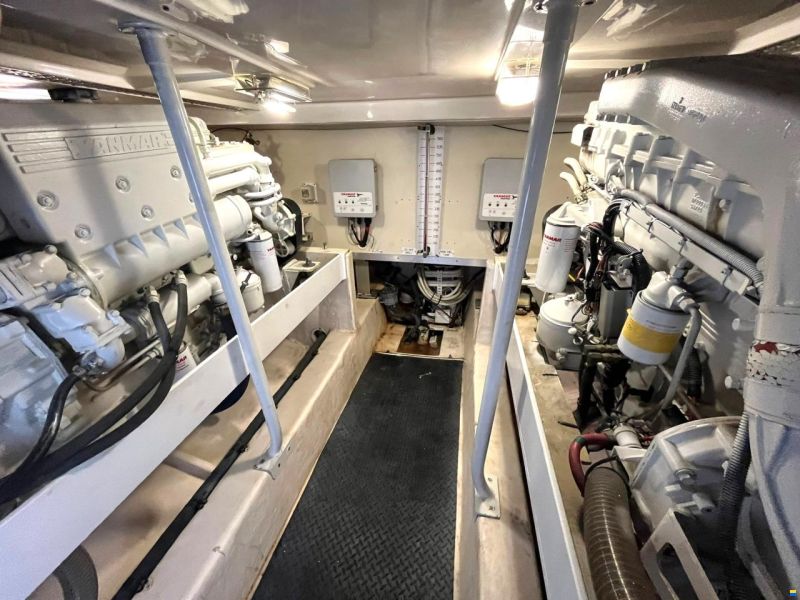 Luhrs 41 Convertible