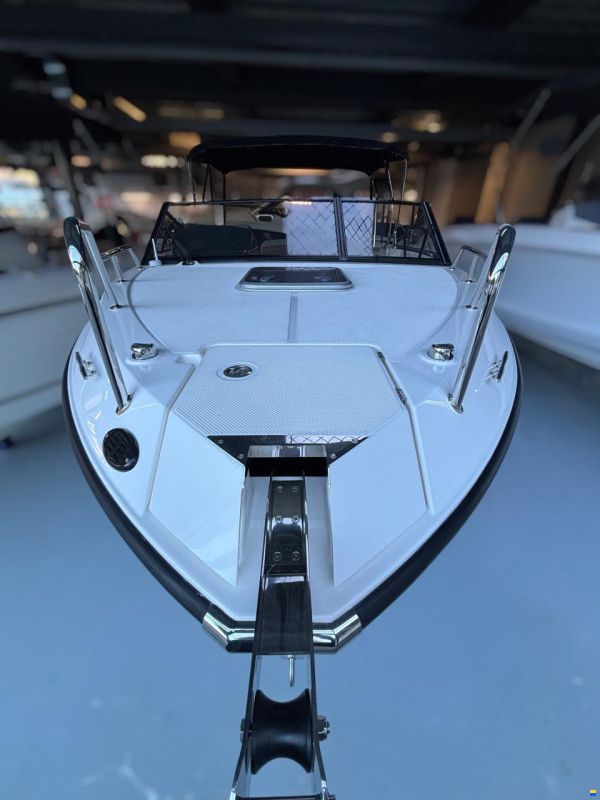 Quicksilver 675 Cruiser