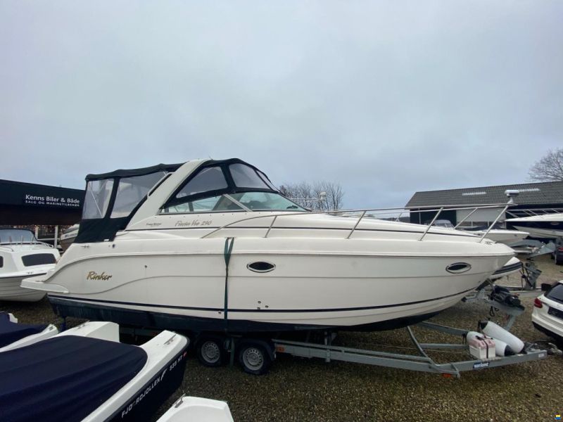 Rinker 290 Fiesta Wee