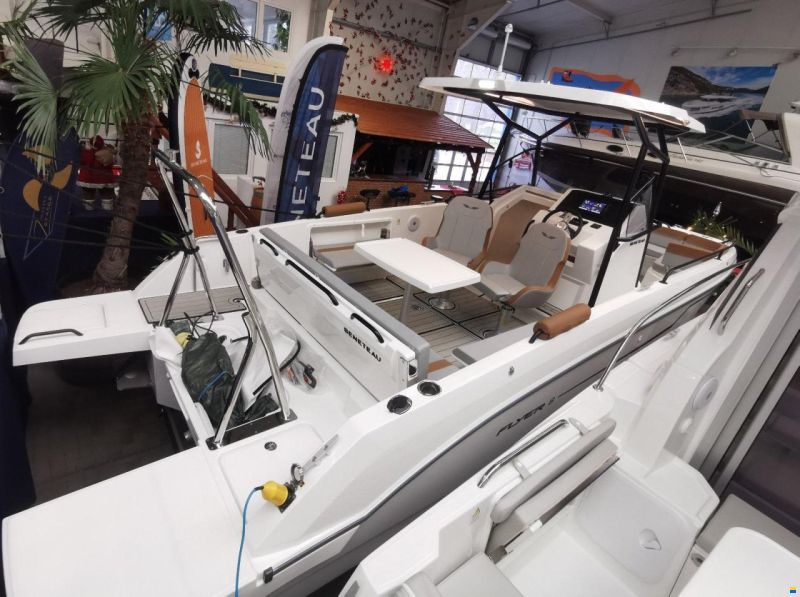 Beneteau FLYER 8 SPACEDECK V2
