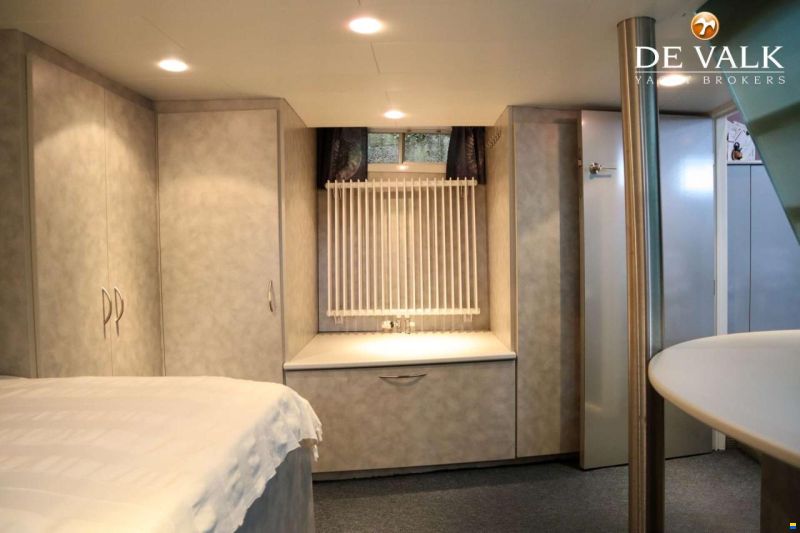 Sailing Houseboat 32M