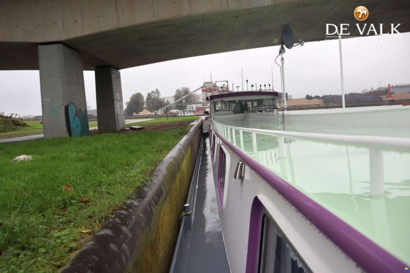 Sailing Houseboat 32M