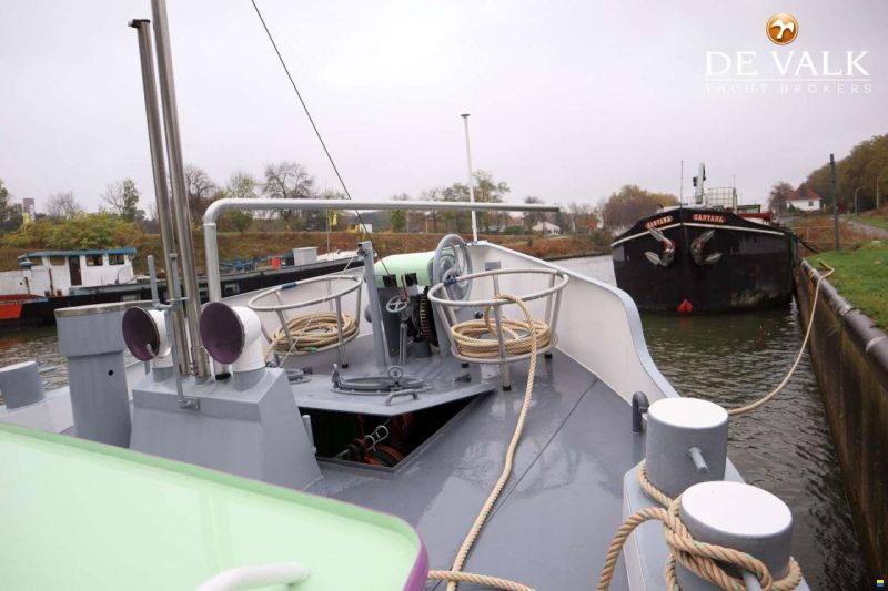 Sailing Houseboat 32M