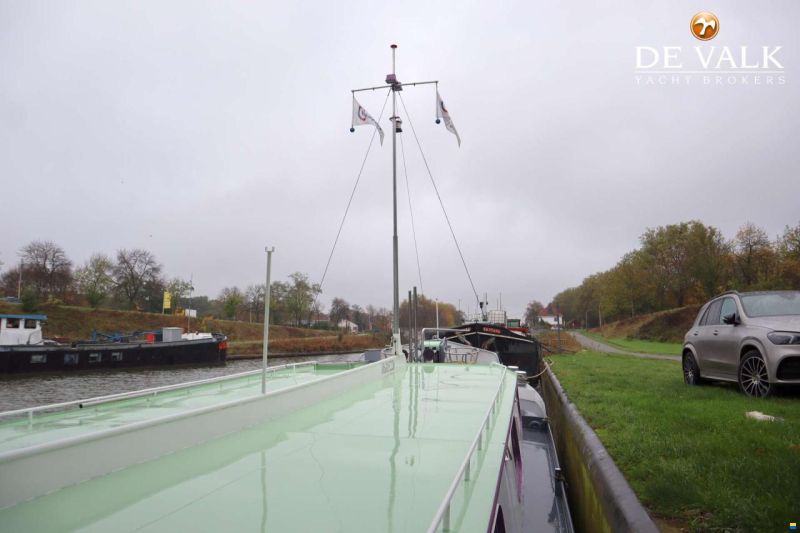 Sailing Houseboat 32M