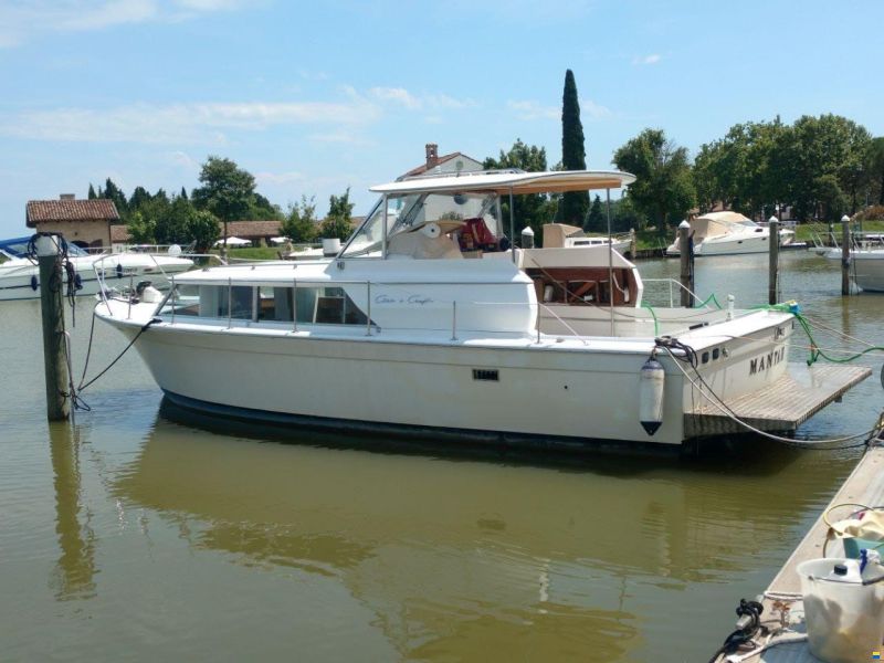 Chris Craft 31 COMMANDER