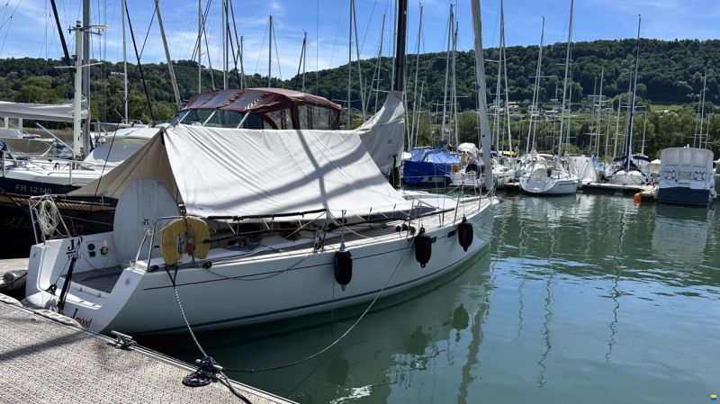J Boats J 122