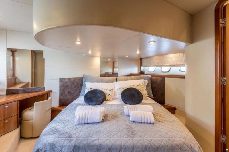 Sunseeker Predator 52