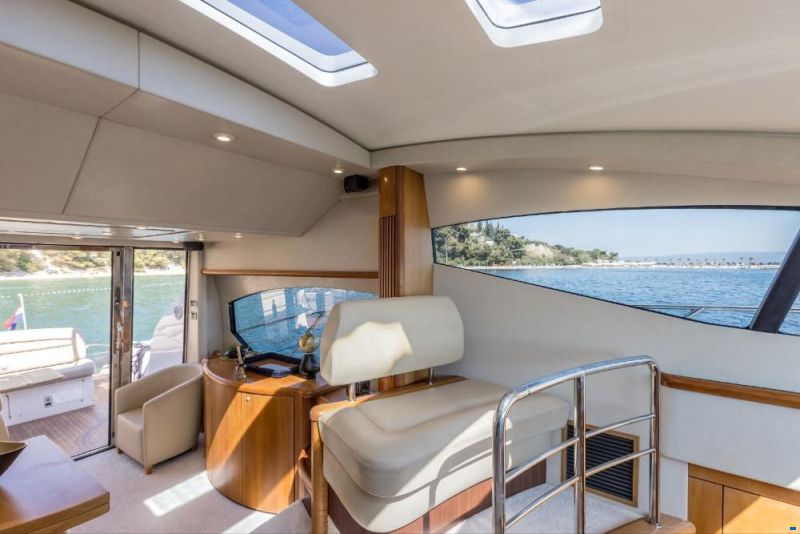 Sunseeker Predator 52