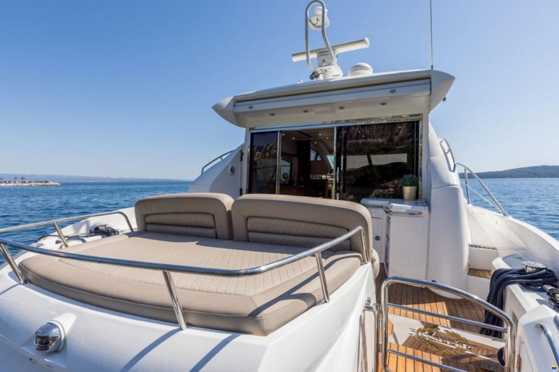 Sunseeker Predator 52