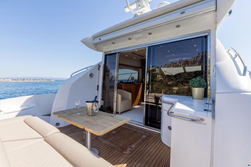 Sunseeker Predator 52