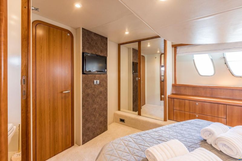 Sunseeker Predator 52