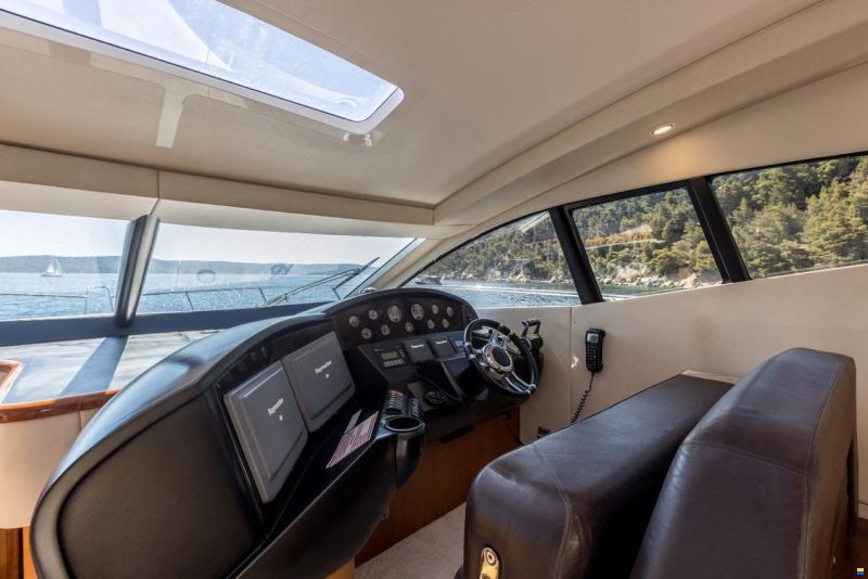 Sunseeker Predator 52