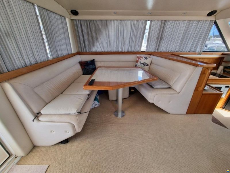 Riviera Marine 43 Flybridge