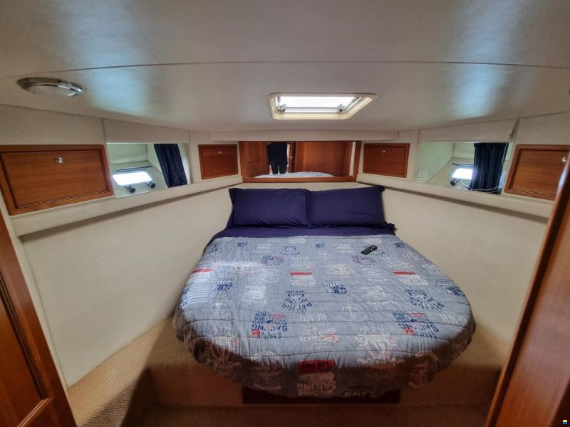 Riviera Marine 43 Flybridge
