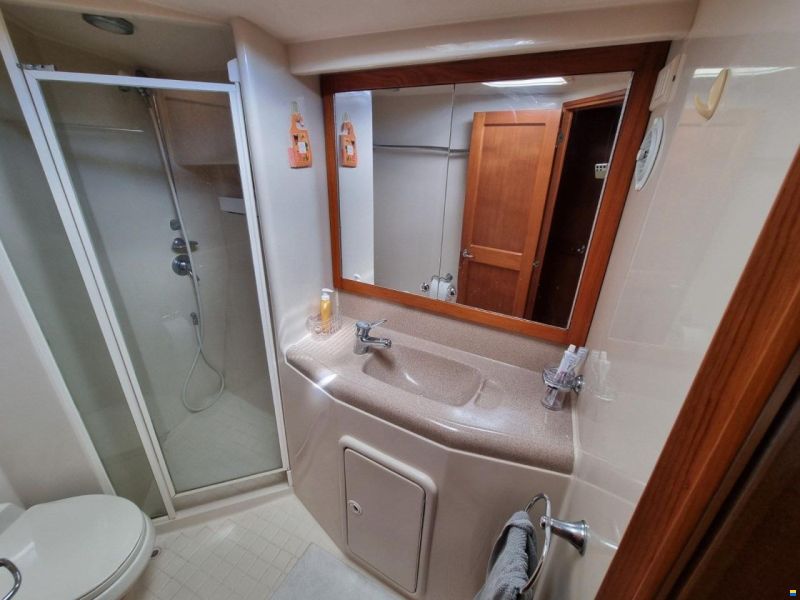 Riviera Marine 43 Flybridge