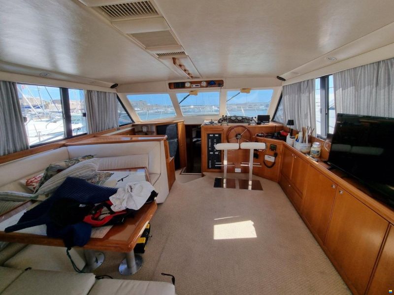 Riviera Marine 43 Flybridge