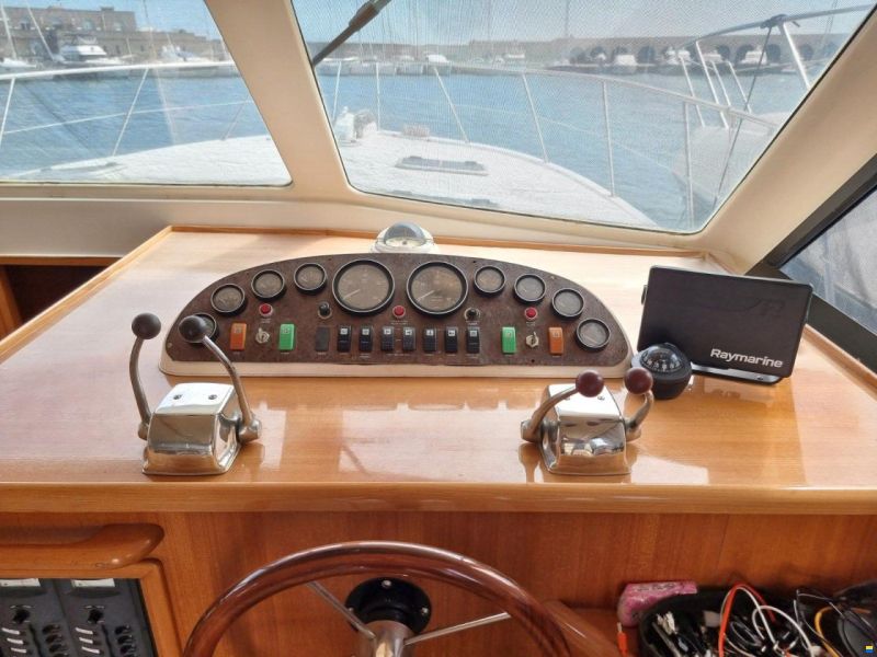 Riviera Marine 43 Flybridge