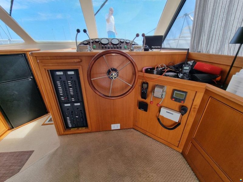 Riviera Marine 43 Flybridge