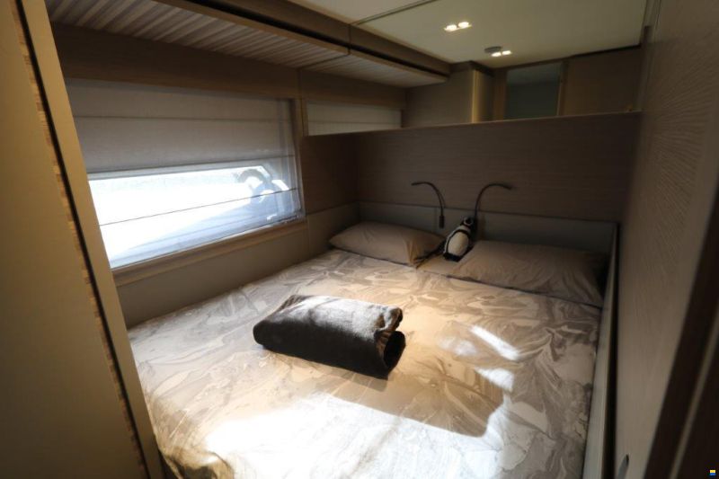 Ferretti Yachts 670