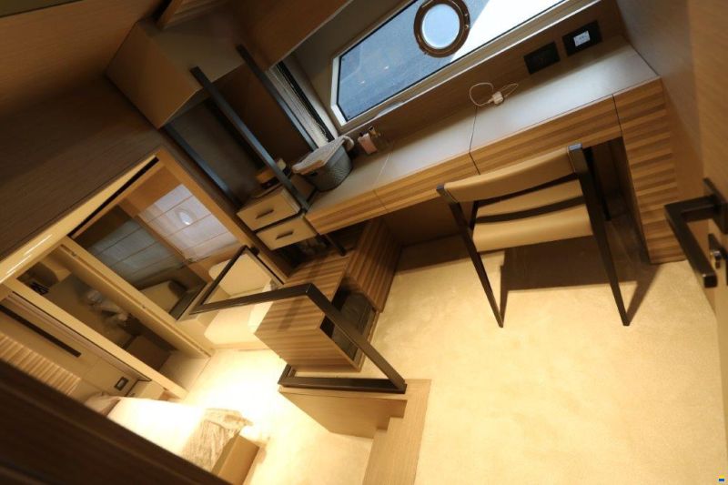 Ferretti Yachts 670