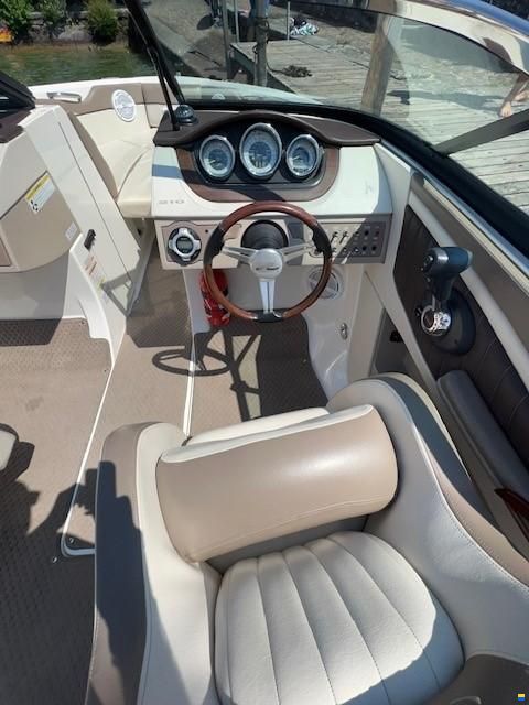 Sea Ray 210 Select