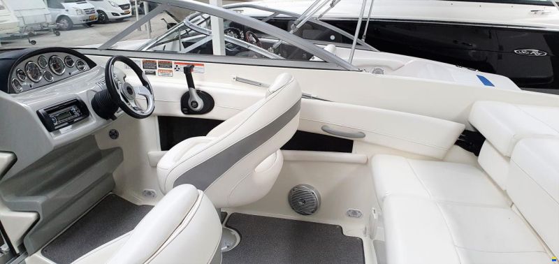 Bayliner Cuddy 652