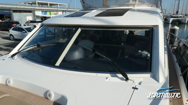 Sealine T60