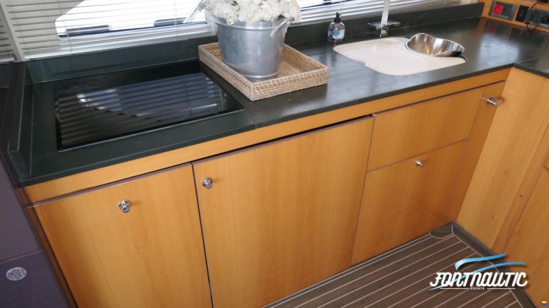 Sealine T60